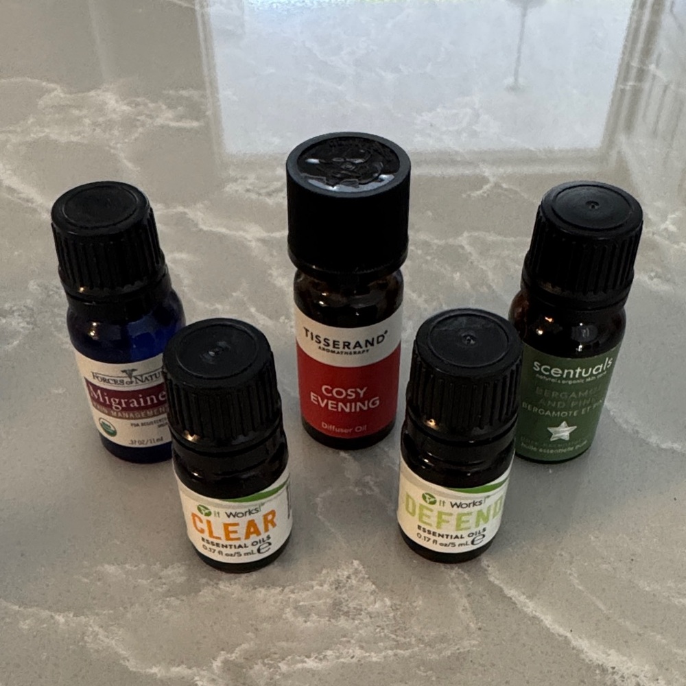 😍FREE With Bundle - Essential Oils Bundle